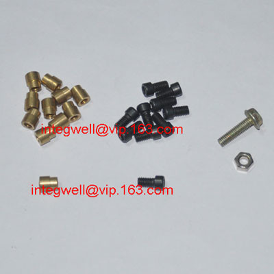 Round nut / special screw on shedding lever