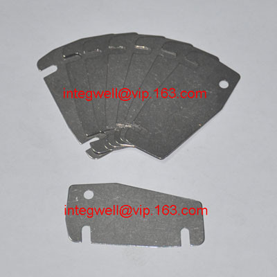 Stripper plate / selvedge plate