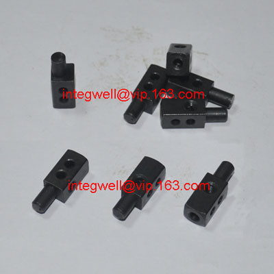 Weft needle holder / weft needle clamp