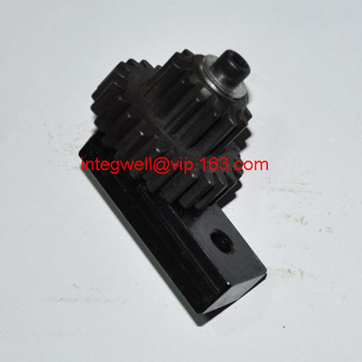 Idler gear assembly / transition gear
