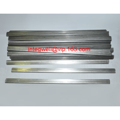 Contact rail / stringing rail / dropper guiding
